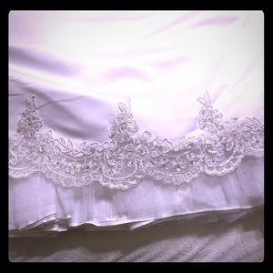 Lady Elenor Bustier Wedding Dress.